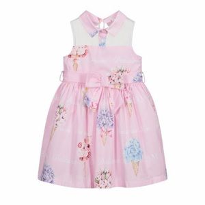 Balloon Chic
Designed for girls by Balloon Chic, a pink cotton. Used only once